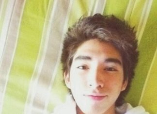 Raúl, jeune mexicain de 18 ans avec une bite énorme