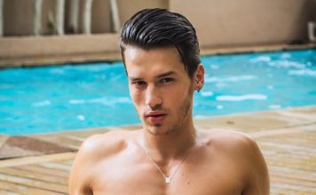 Les beaux gosses à la piscine en speedo !
