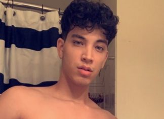 Ce jeune métis aux yeux clairs va vous faire fondre !