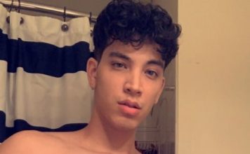 Ce jeune métis aux yeux clairs va vous faire fondre !