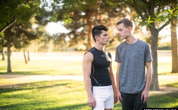 Rencontre au parc avec un jogger sexy