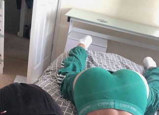 Ce jeune passif affamé va vous enflammer avec son petit cul offert !