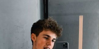 Hugo, un TikToker de 18 ans se lâche et montre son énorme bite !