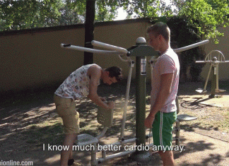 Benoit Ulliel baise et lèche le sperme d’Hans Lagerfeld