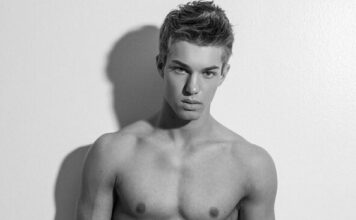 Adonis en monochrome (galerie érotique soft)