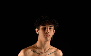 Minet Nu : Tokyo par Campbell Photography