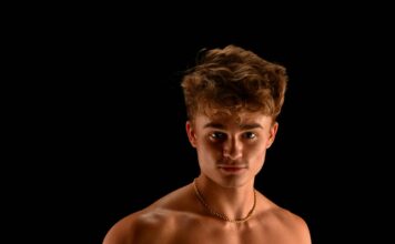 Christian, jeune mannequin nu