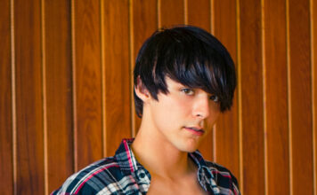 Matthew Keading débute sur HelixStudios