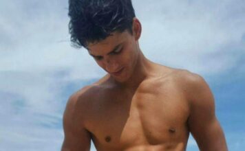 Klaus – Footballeur brésilien nu