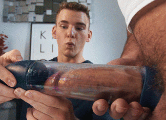 Chuck Conrad baise Jake Waters – Déballage Men: La Pompe à Pénis