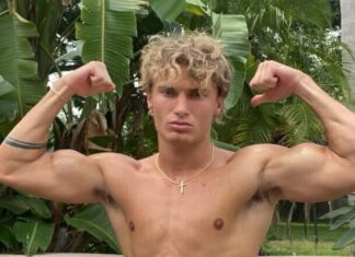 ConnorLee : L’instagrameur blond et bien foutu à poil !