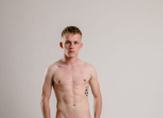 Adrian , 19 ans – Jeune modèle nu