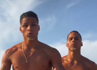 Deux jumeaux de Tiktok se masturbent ensemble !