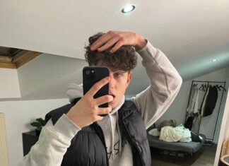 Enzo, 18 ans et son incroyable bite de 21 cm !